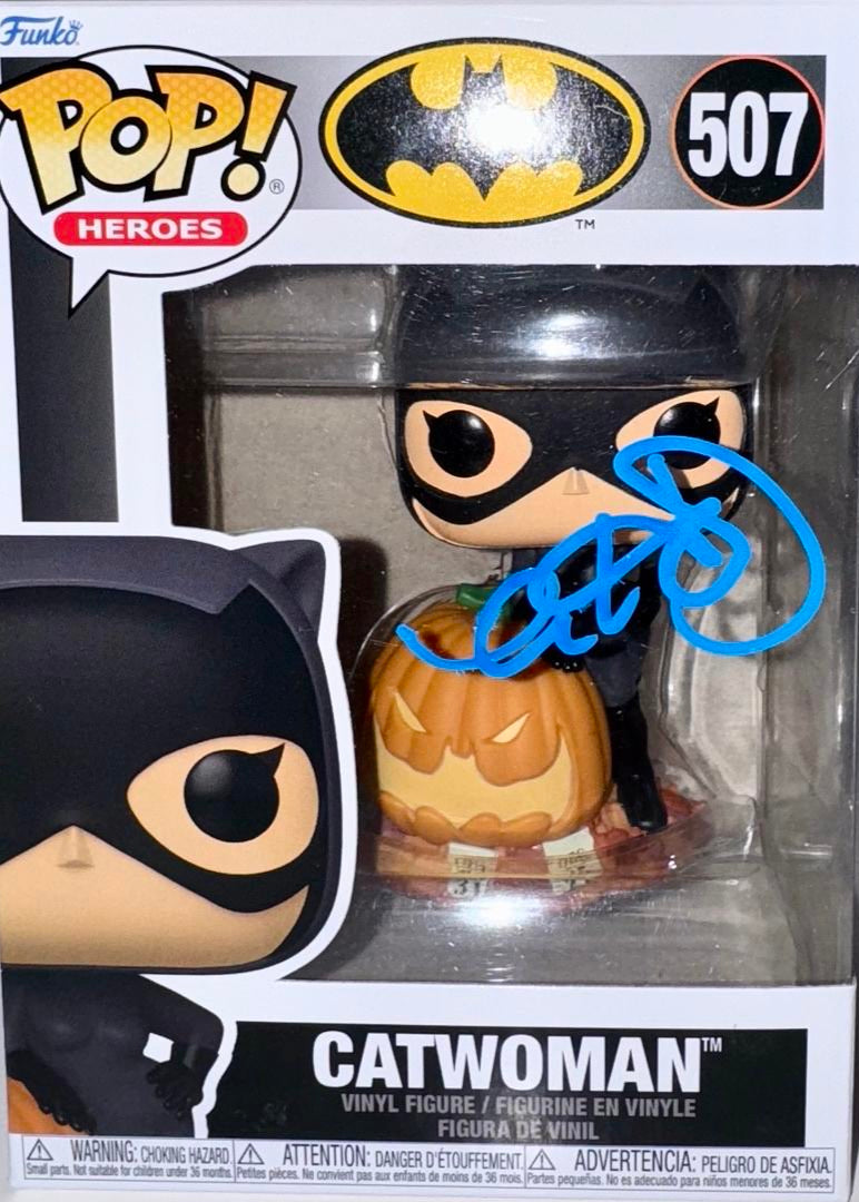 Anne Hathaway Signed Funko Pop #507 Catwoman (Blue Ink) - Beckett COA